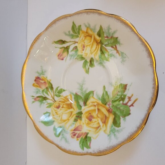 Royal Albert Bone China Tea Cup & Saucer Set Yellow Rose Pattern Gold Trim - Picture 5 of 11